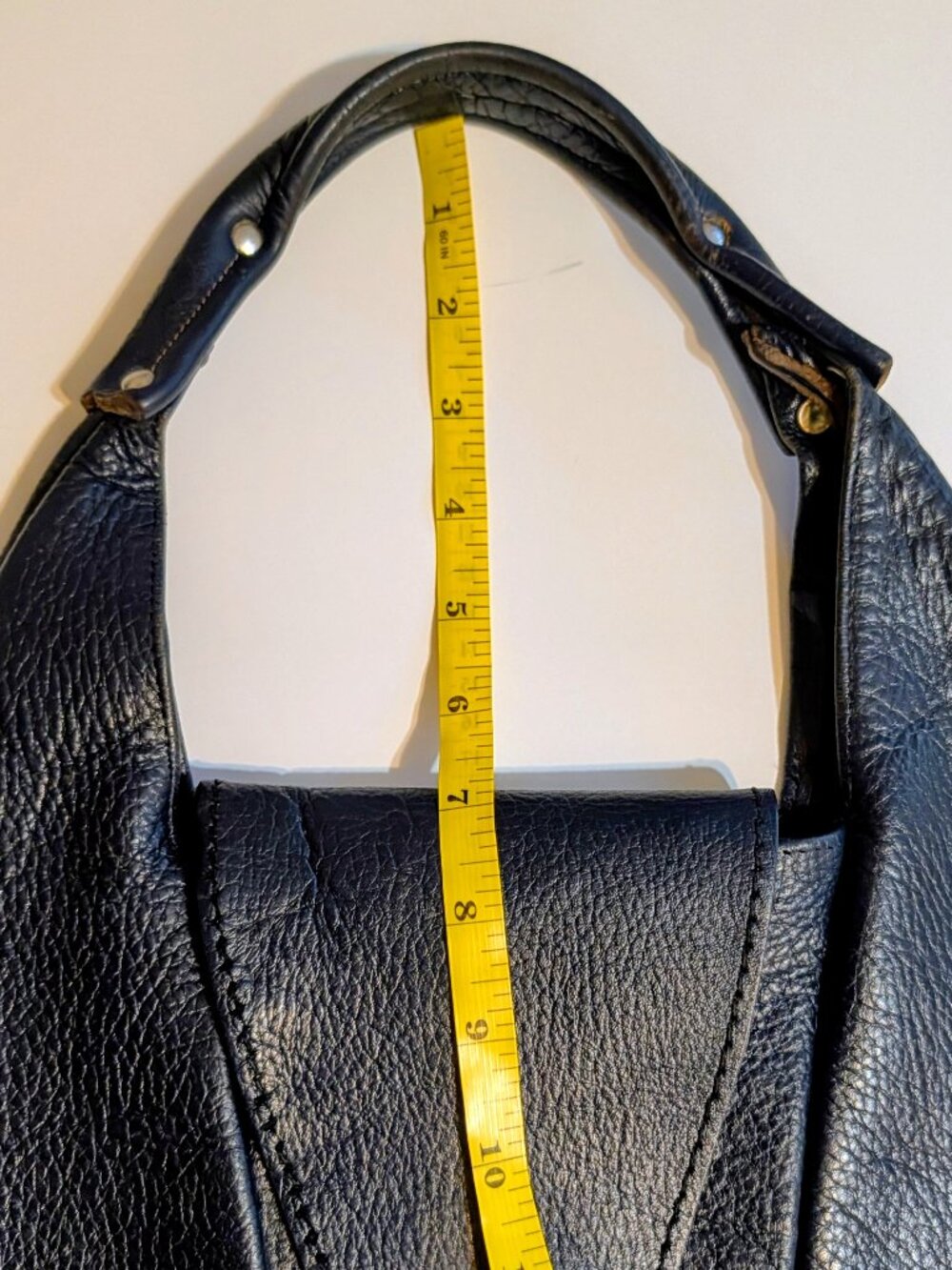 Vintage Sculptural Navy Leather Handmade Bag Genuine Bakelite Horn Toggle - Picture 6 of 14